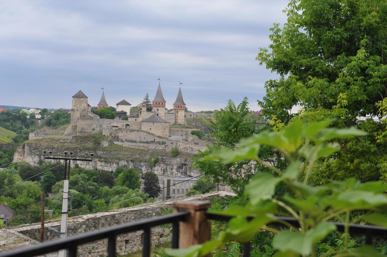 Будинок З Видом На Стару Фортецю Kamianets-Podilskyi Exterior foto