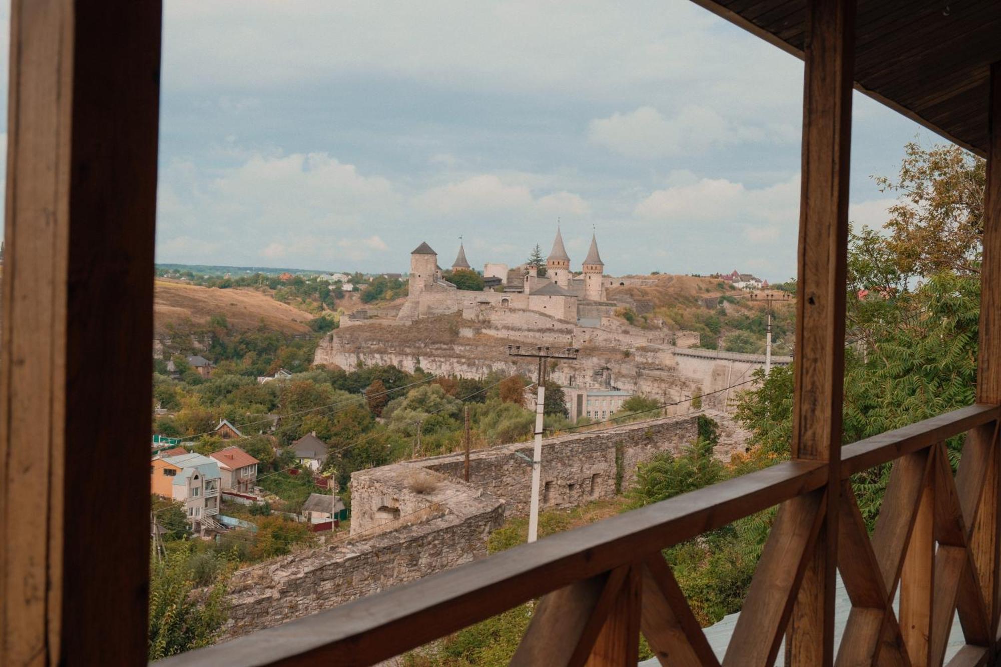 Будинок З Видом На Стару Фортецю Kamianets-Podilskyi Exterior foto