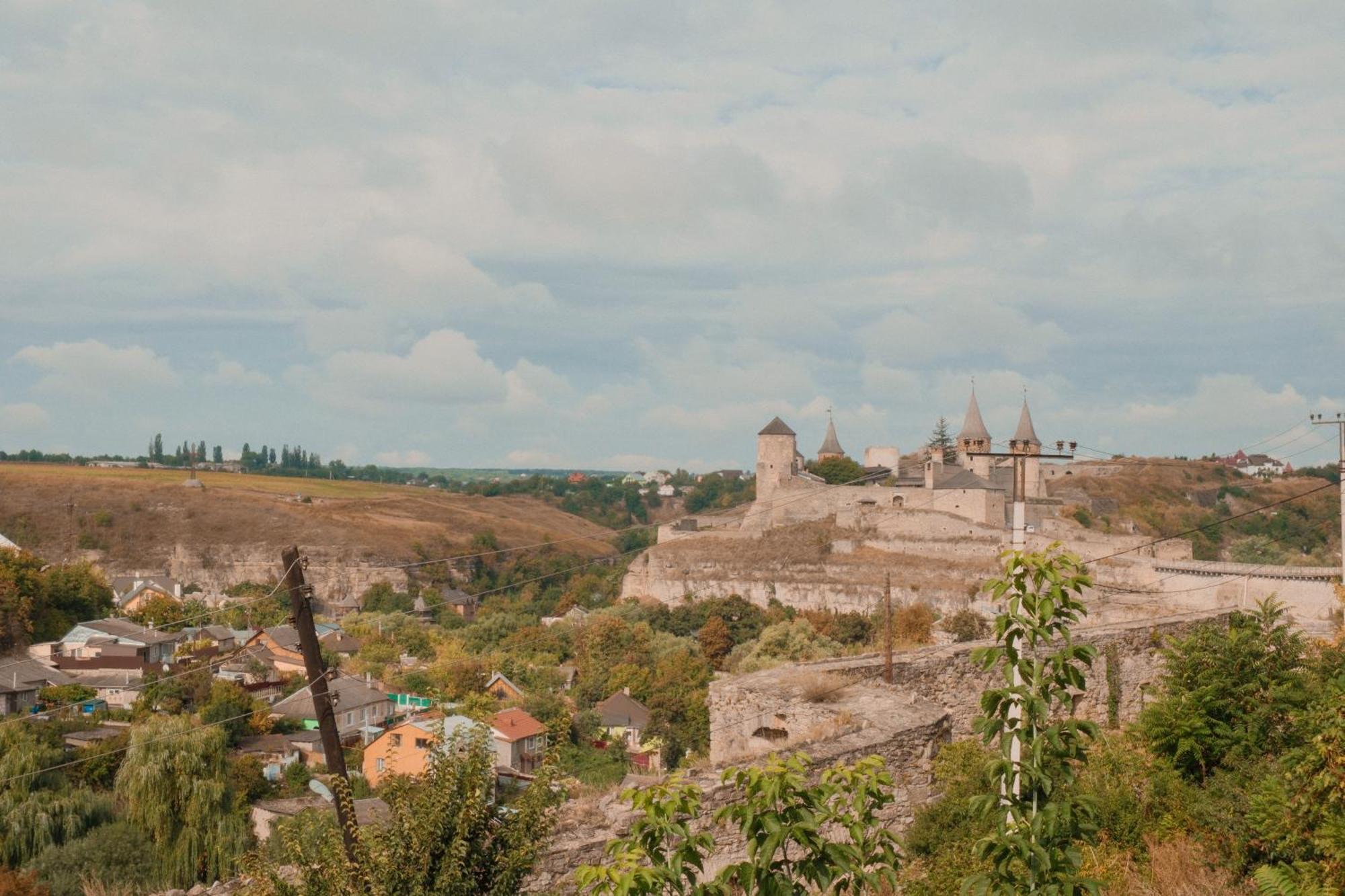 Будинок З Видом На Стару Фортецю Kamianets-Podilskyi Exterior foto